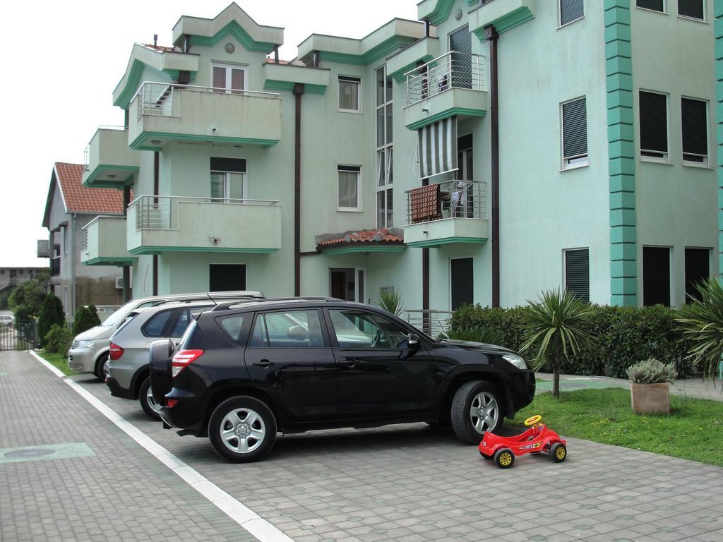 Apartment Vinograd Herceg Novi Exterior photo